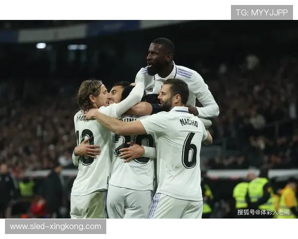 娱乐圈球星组建明星足球队 激情碰撞梦幻赛场再掀热潮