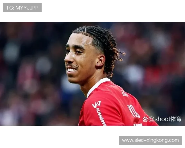 足球主帅对曼联球星的评价与未来表现展望分析