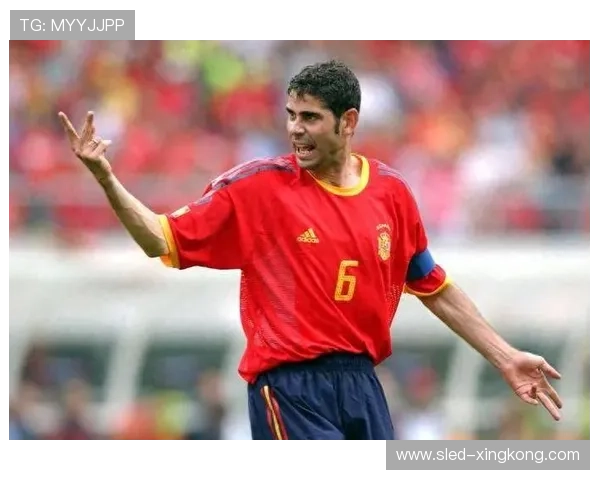 西班牙足球巨星荣耀历程解析从巴萨到皇马的巅峰之路